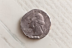снимок монеты с макрокольцом 25 мм